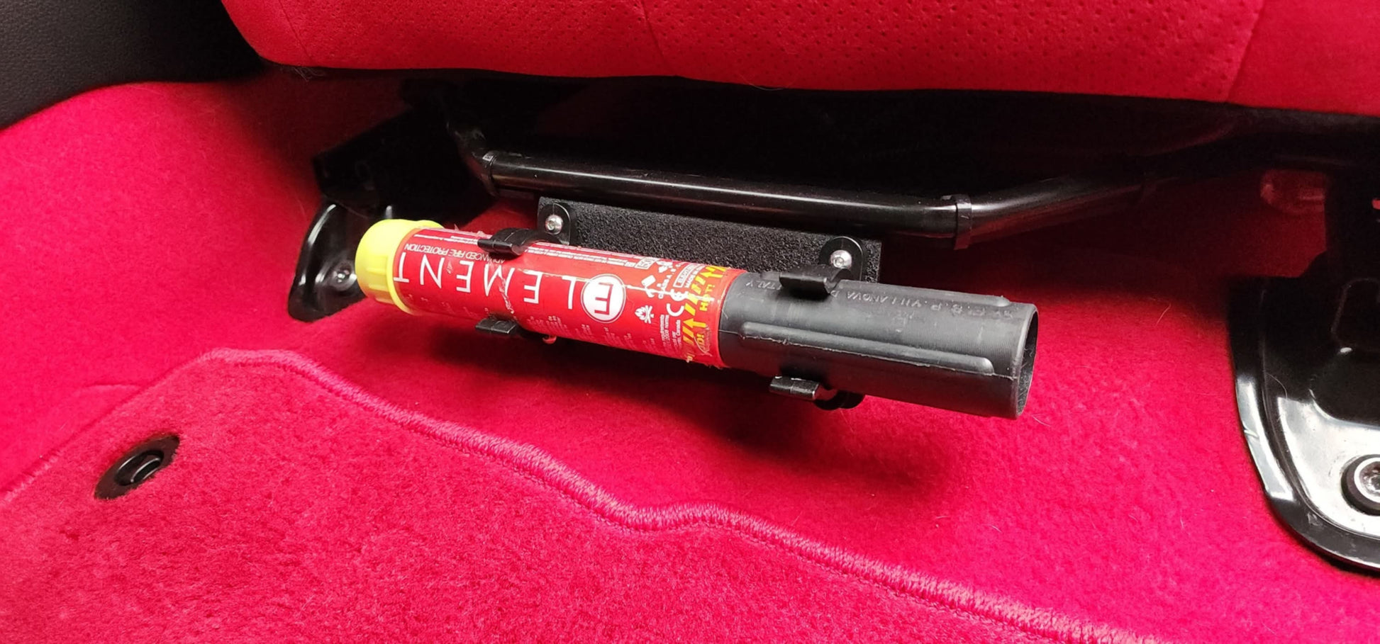WOT Fire Extinguisher Seat Mount Installed in Civic Type R FL5