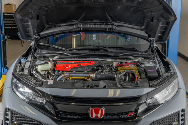 Puntales de capó OLM con revestimiento de fibra de carbono | Honda Civic Hatchback y Type-R FK8 2017-2021